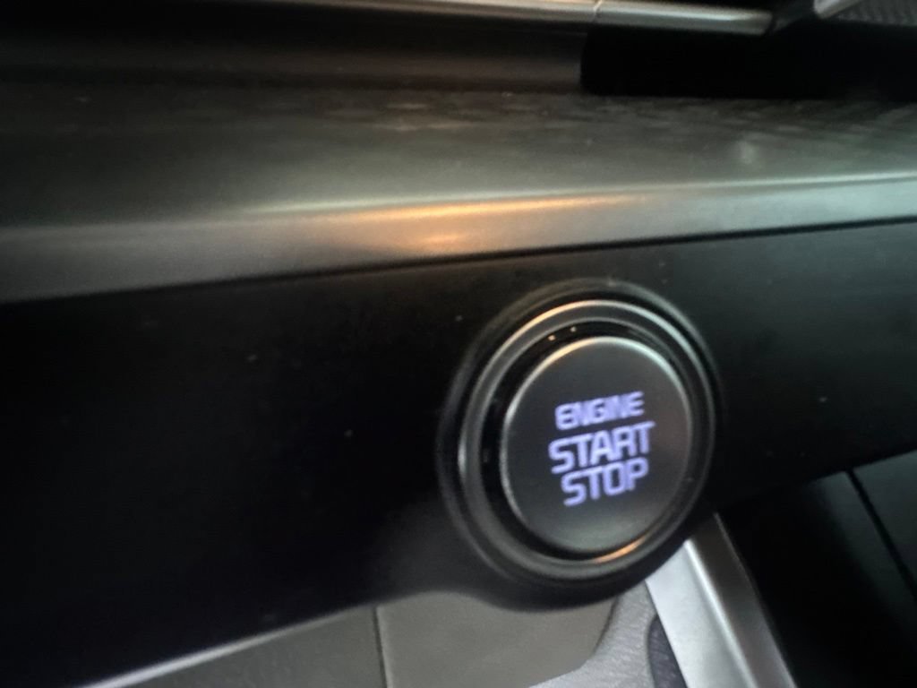 Used 2023 Kia Carnival LX FWD image 29