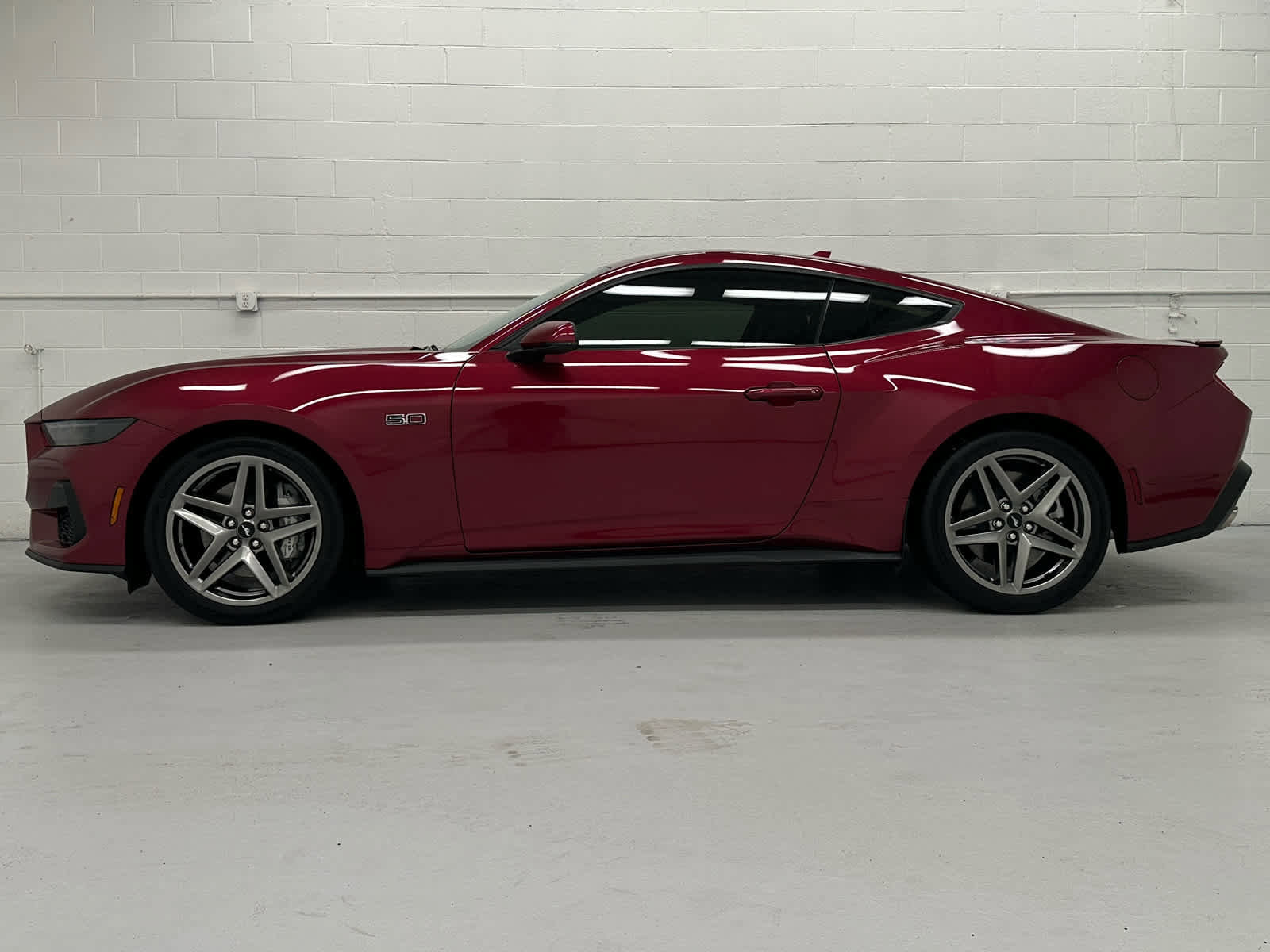 Used 2025 Ford Mustang GT Premium image 3