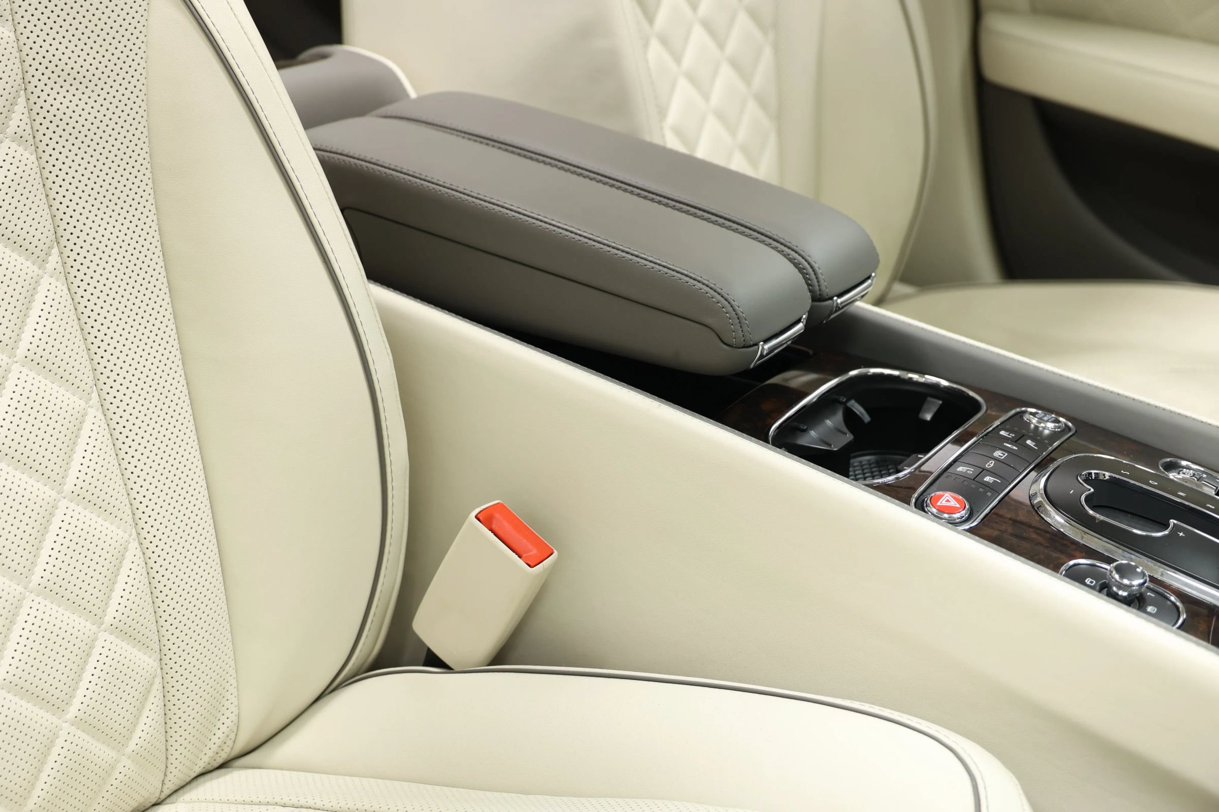 Used 2018 Bentley Flying Spur V8 AWD/4WD image 97