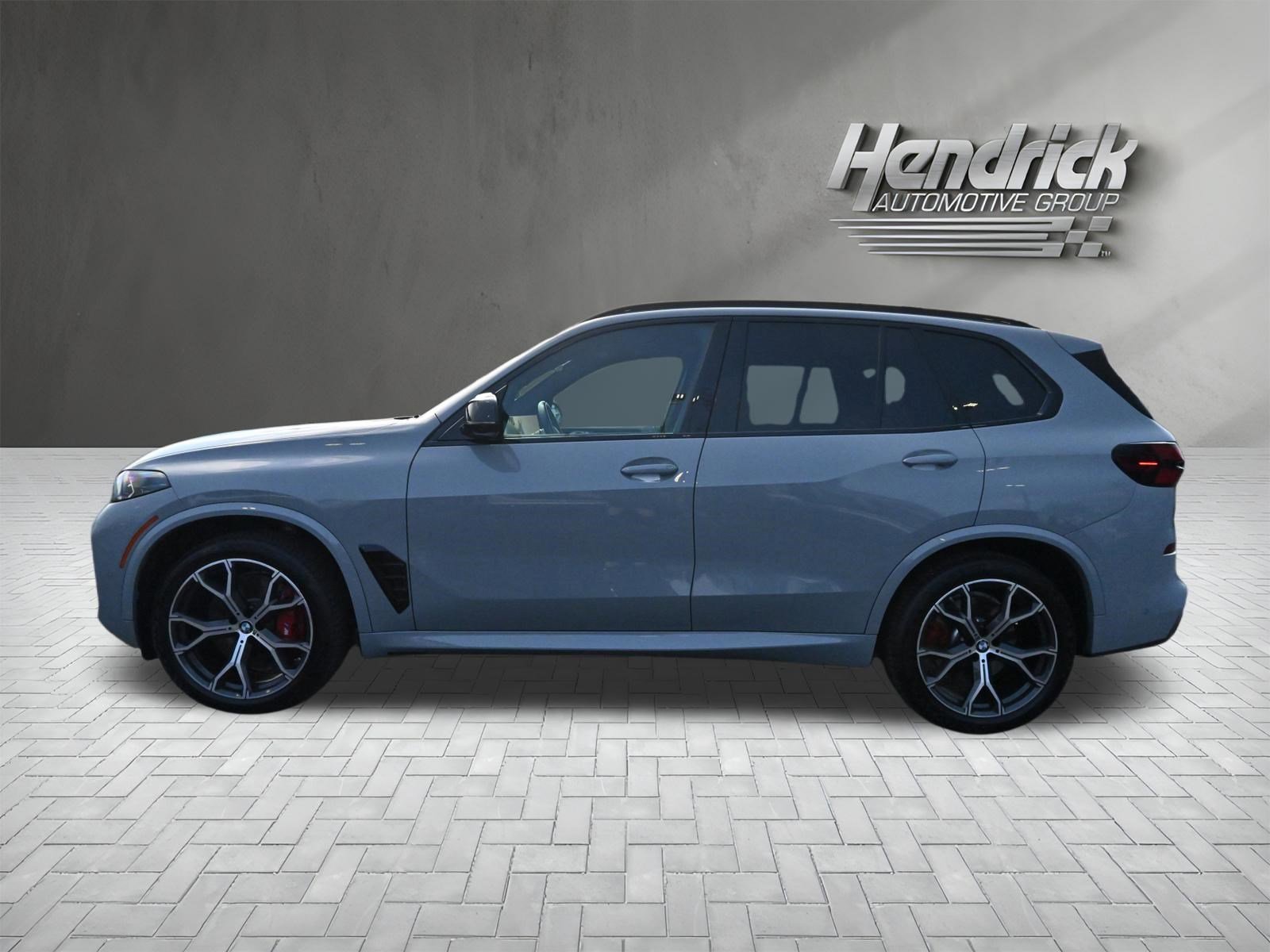 Used 2025 BMW X5 M60i AWD/4WD image 7