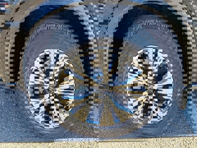 Certified 2023 Nissan Rogue SV image 31