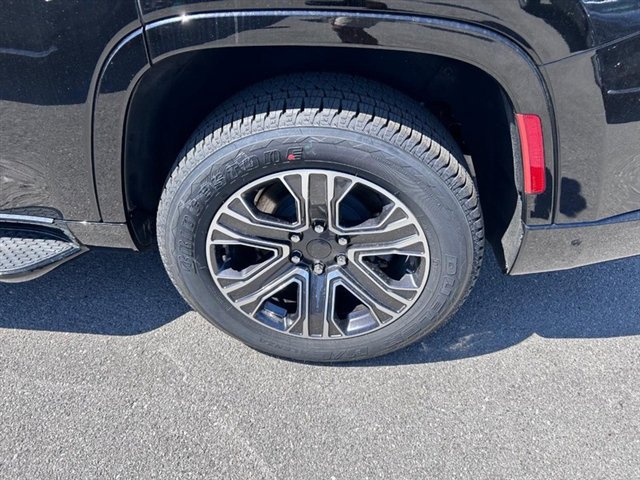 Used 2024 Jeep Wagoneer 4WD w/ Premium Group I image 9