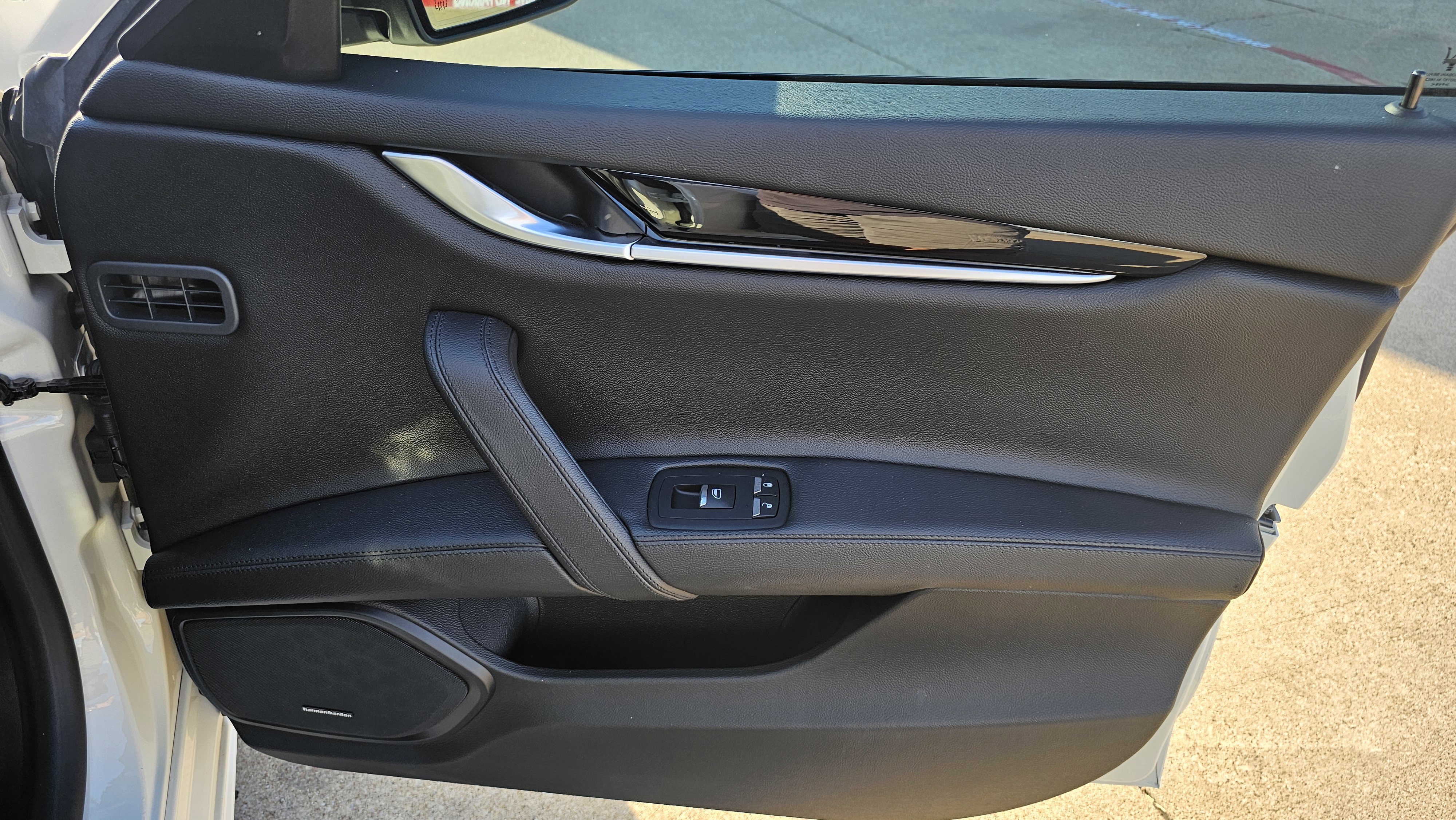 Used 2020 Maserati Ghibli GranSport image 37