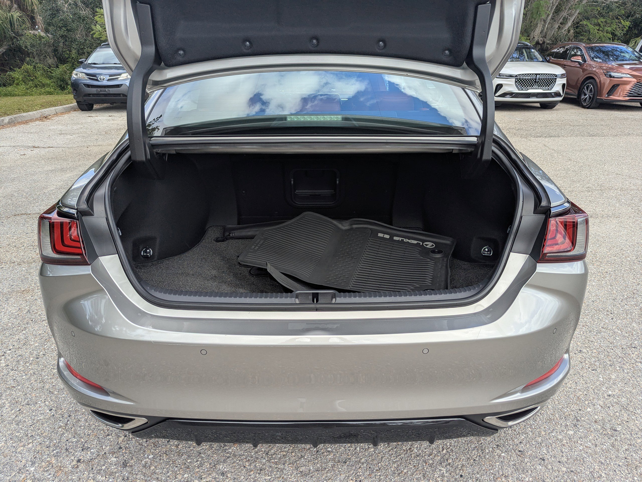 Used 2019 Lexus ES 350 F Sport image 11