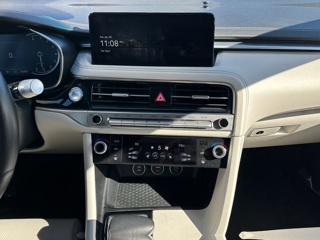 Used 2024 Genesis G70 2.5T RWD image 11