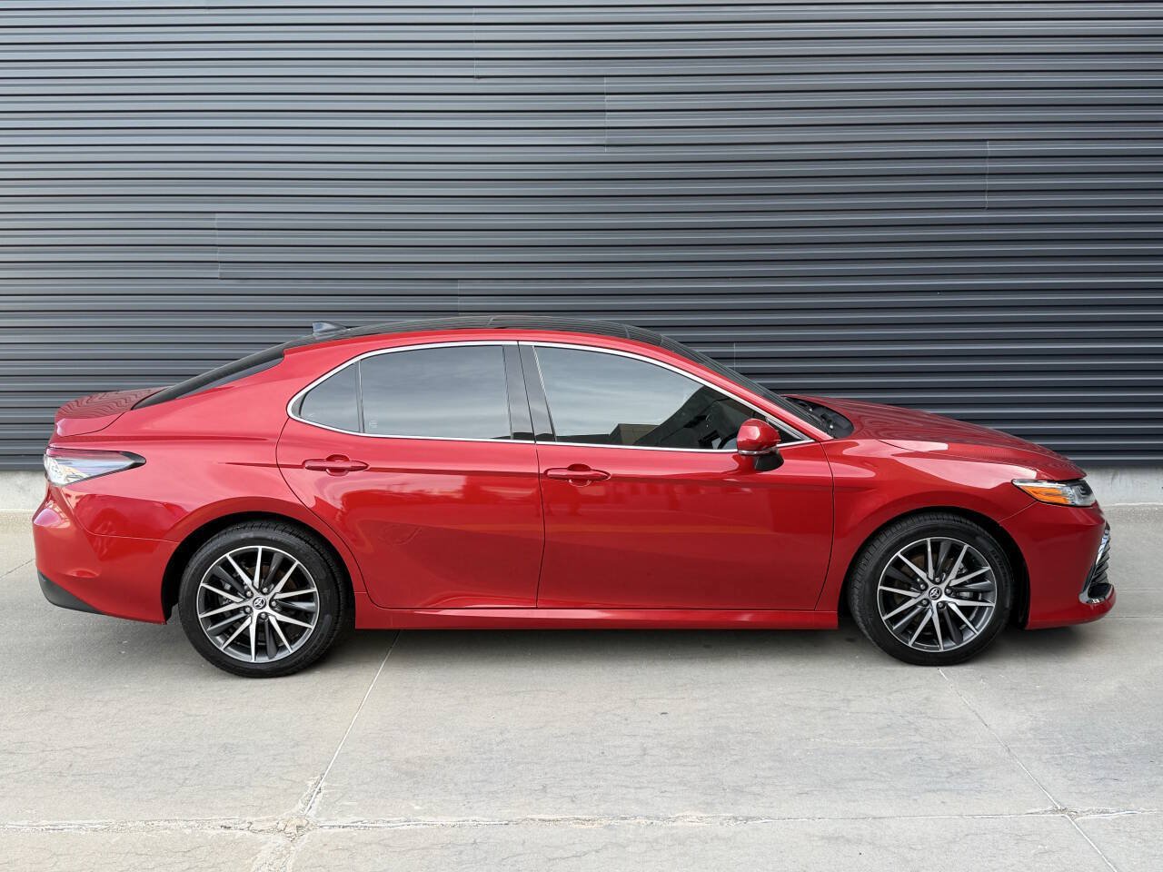Used 2024 Toyota Camry XLE w/ Navigation Package AWD/4WD image 11