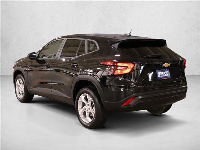 Used 2024 Chevrolet Trax LS w/ LS Convenience Package FWD image 10