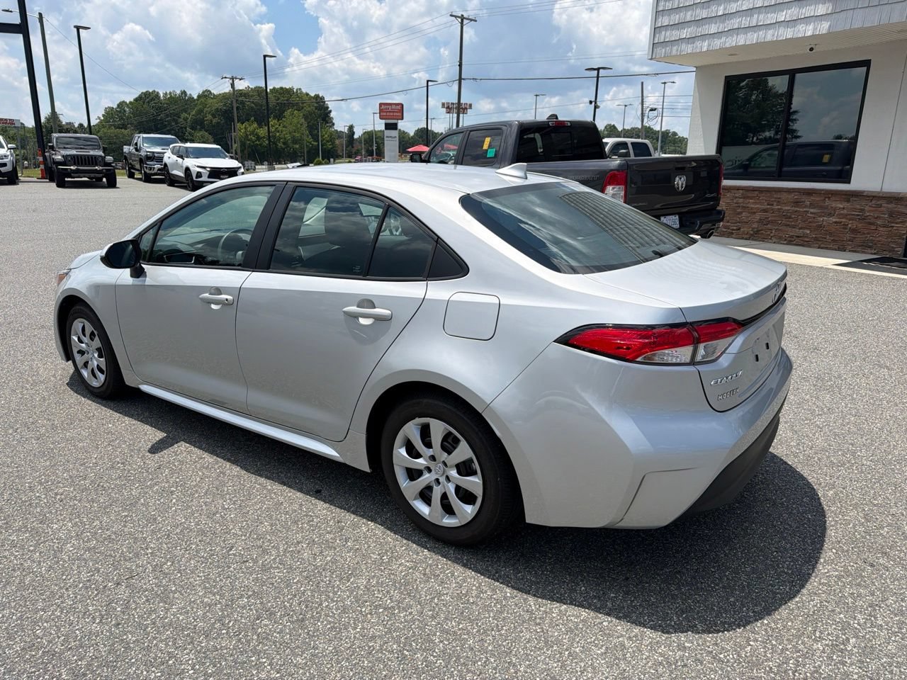 Used 2023 Toyota Corolla LE FWD image 7