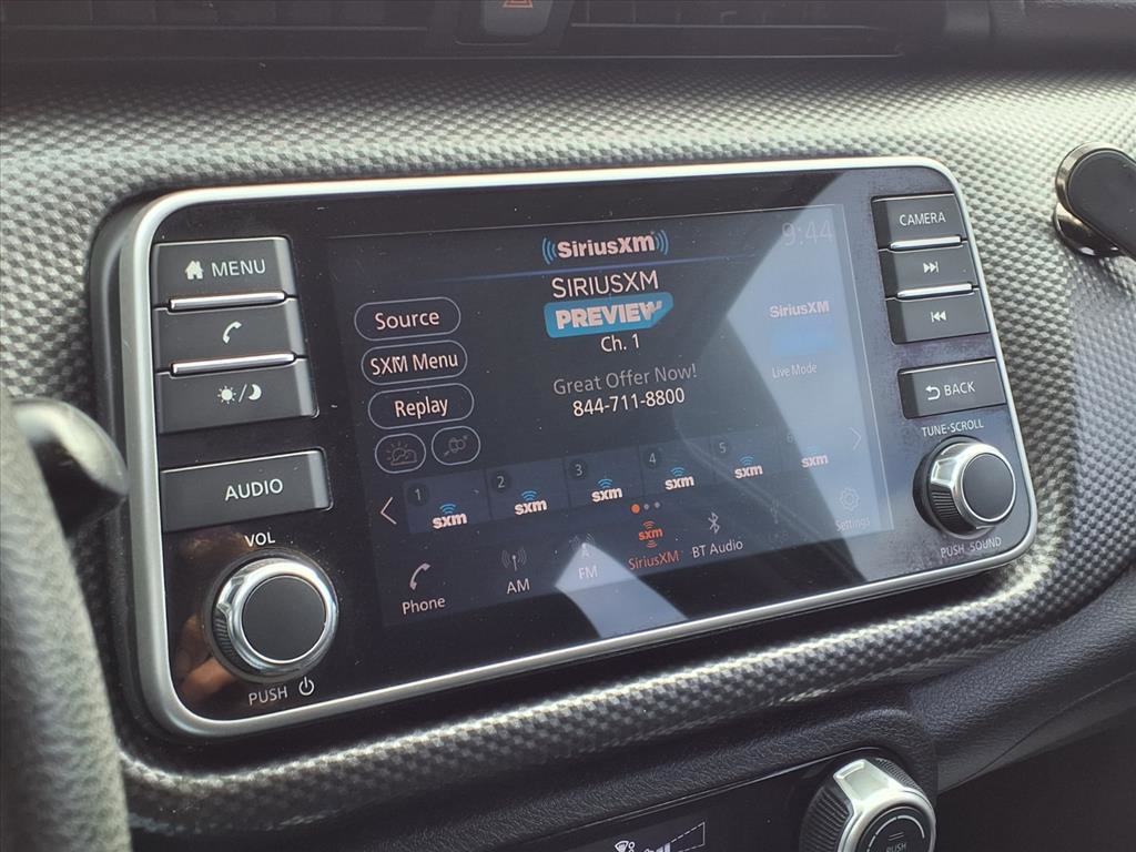 Used 2018 Nissan Kicks SV image 4