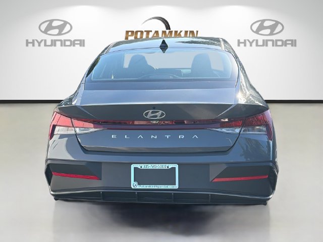 New 2026 Hyundai Elantra SE FWD image 6