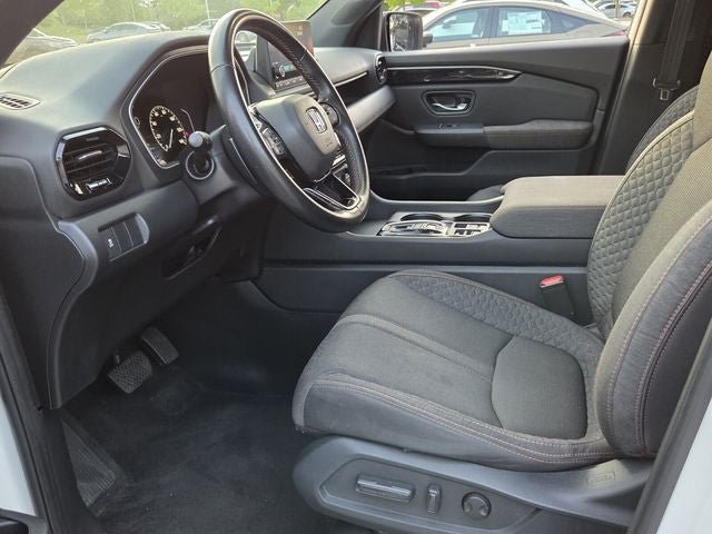 Used 2023 Honda Pilot Sport image 15