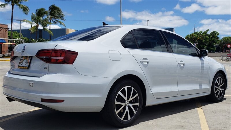Used 2017 Volkswagen Jetta SE FWD image 6