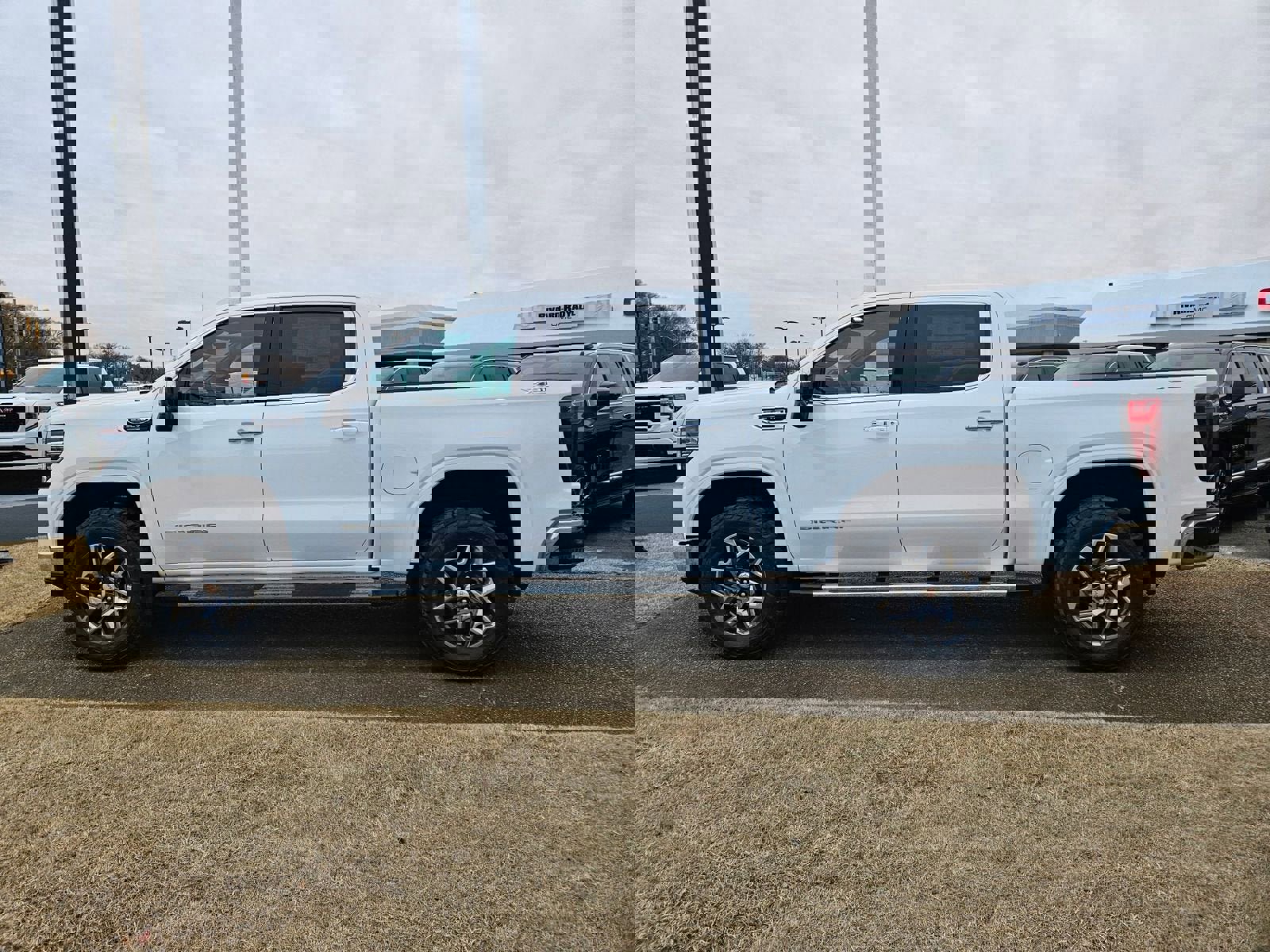 New 2026 GMC Sierra 1500 SLT w/ SLT Premium Plus Package image 2