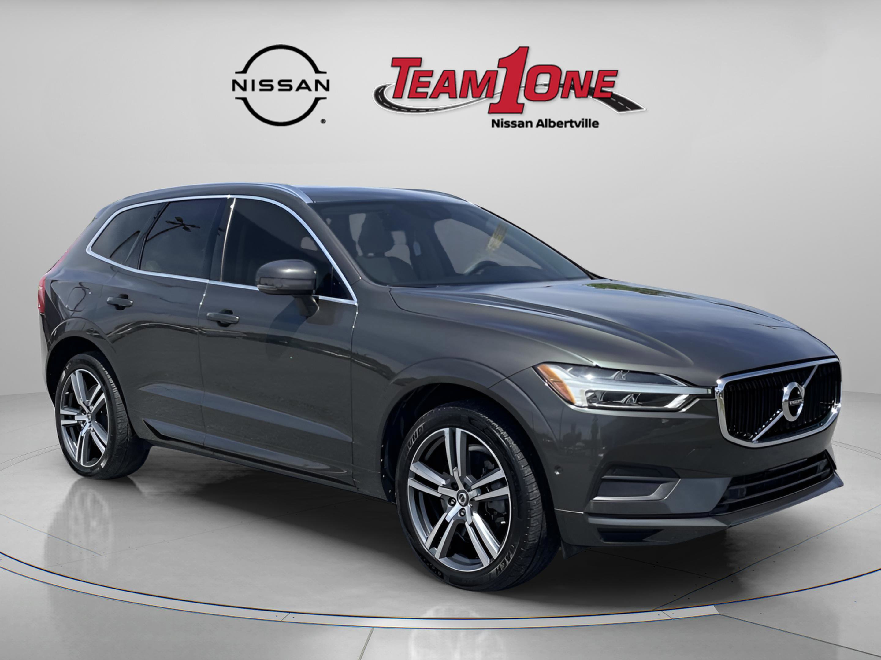 Used 2018 Volvo XC60 T6 Momentum w/ Vision Package AWD/4WD image 1