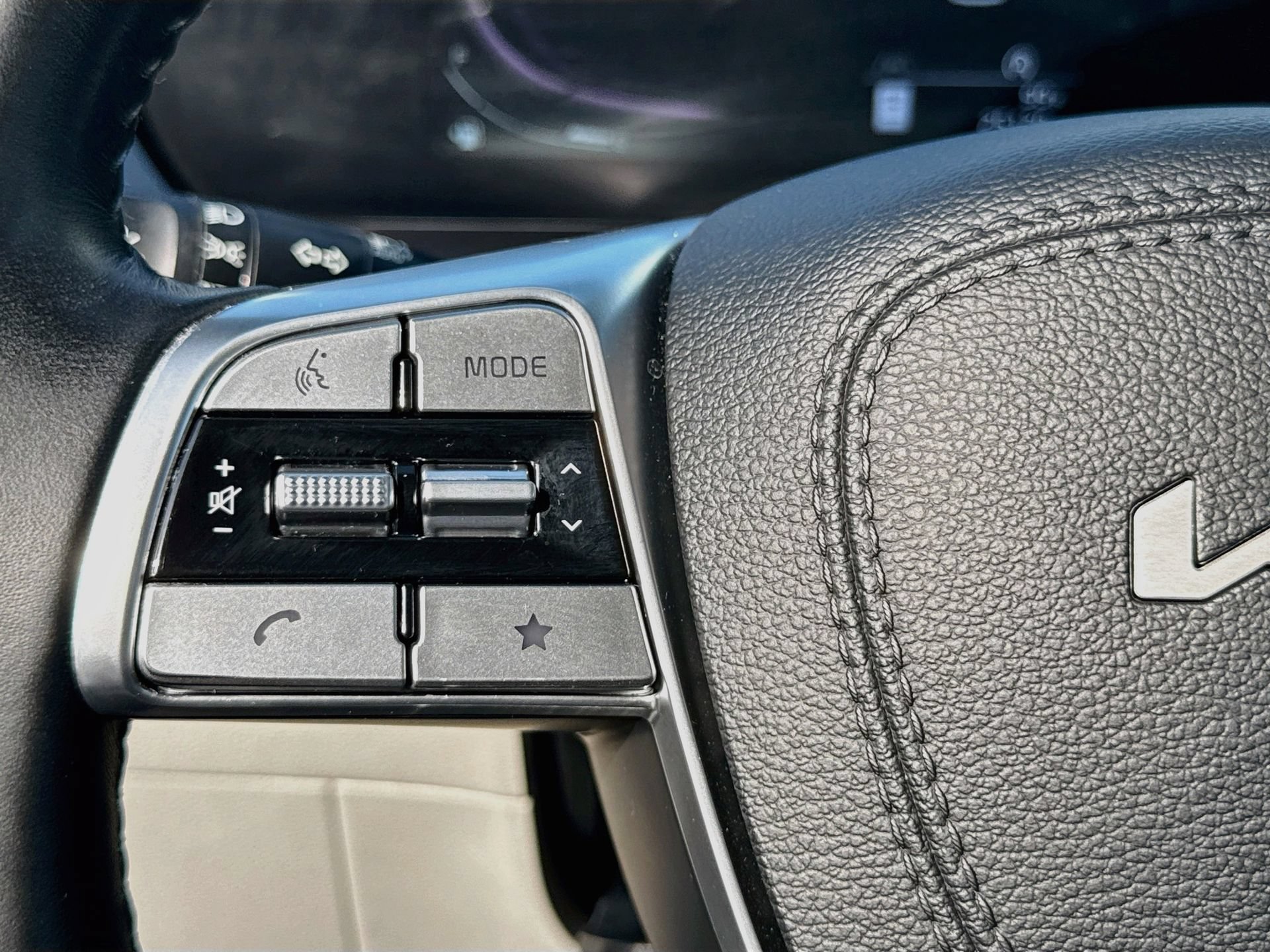 Used 2024 Kia Telluride S w/ S Sunroof Package FWD image 38