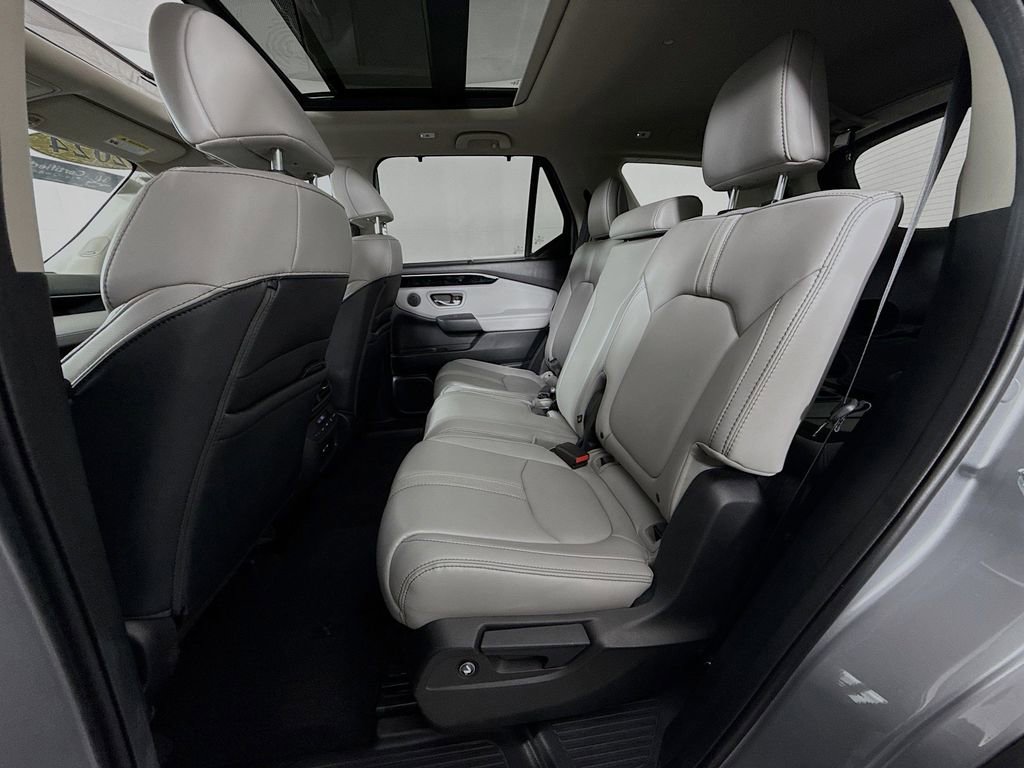 Certified 2024 Honda Pilot Touring image 23