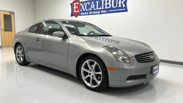 Used 2004 INFINITI G35 Coupe w/ Performance Tire & Wheel Pkg image 2