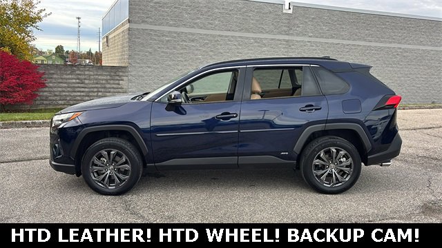 Used 2022 Toyota RAV4 XLE Premium image 3