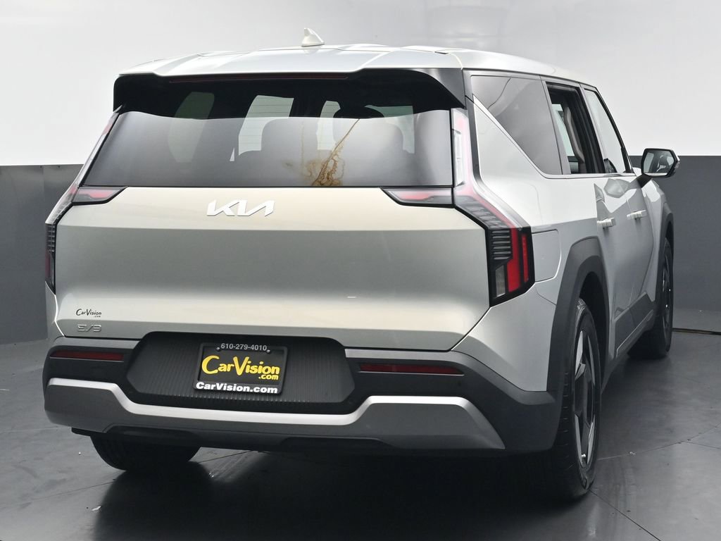 Used 2024 Kia EV9 Light RWD image 4