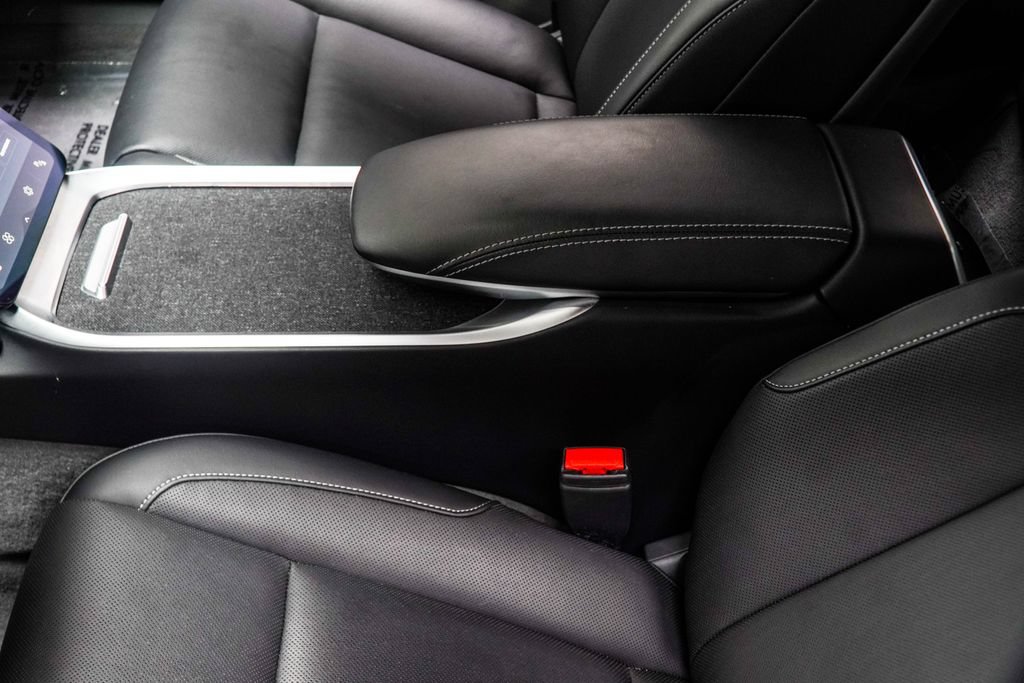 Used 2024 Lucid Air Pure RWD image 26