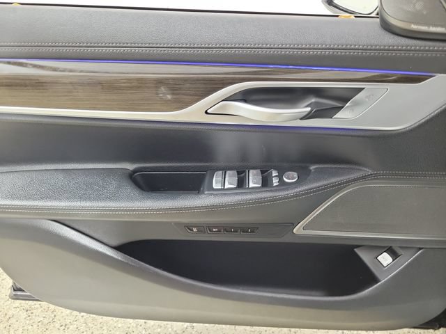 Used 2021 BMW 740i RWD image 22