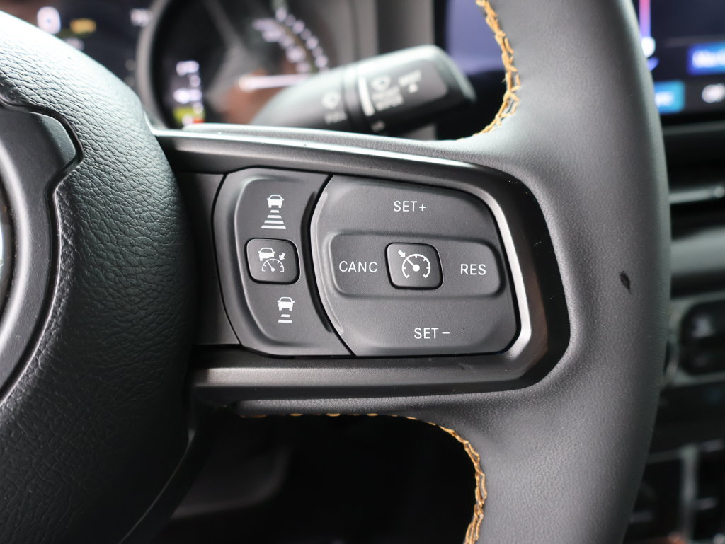 Used 2024 Jeep Wrangler Unlimited AWD/4WD image 27