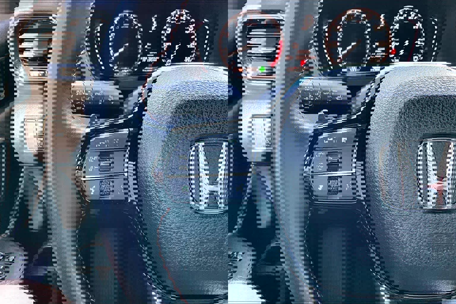 Used 2025 Honda Pilot TrailSport image 24