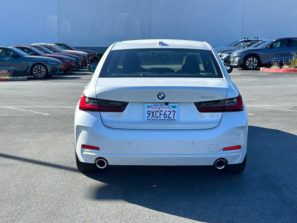 Used 2026 BMW 330i Sedan w/ Premium Package RWD image 4