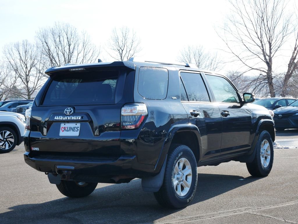 Used 2017 Toyota 4Runner SR5 Premium image 7