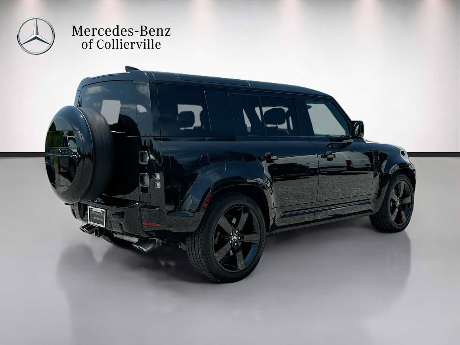 Used 2025 Land Rover Defender 110 V8 AWD/4WD image 5