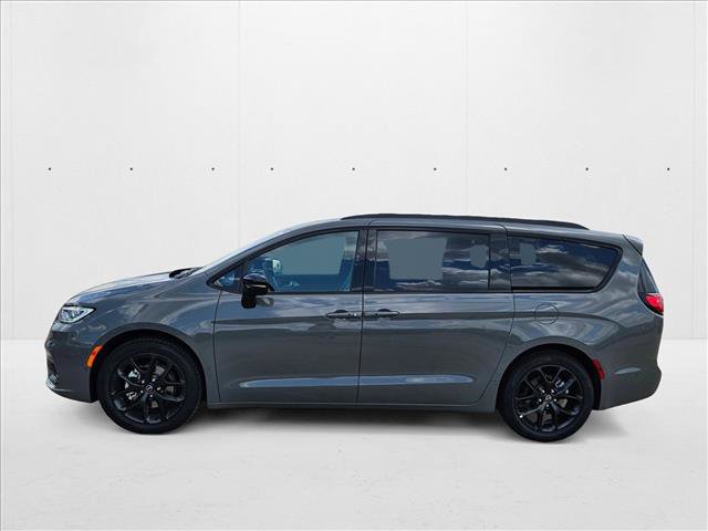 New 2025 Chrysler Pacifica Limited image 7