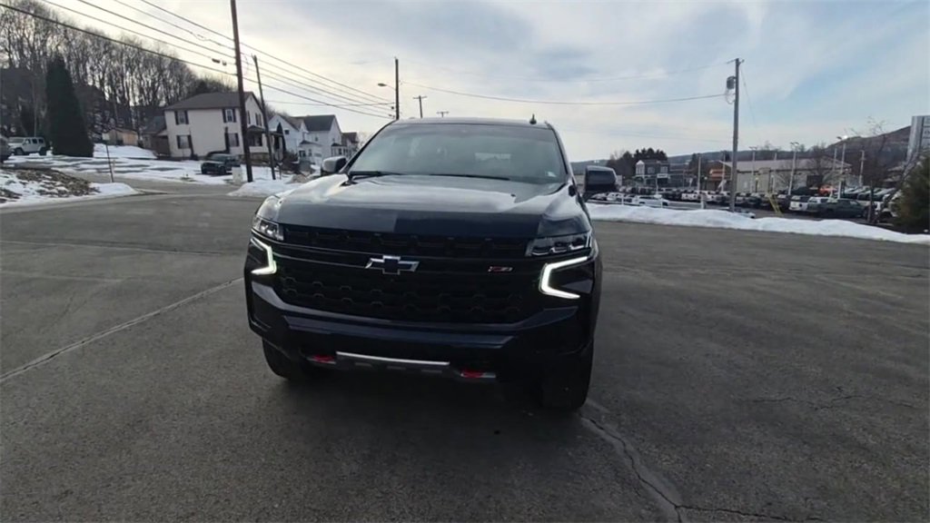 Used 2024 Chevrolet Suburban Z71 w/ Luxury Package image 4