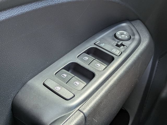 Used 2025 Hyundai Venue SEL FWD image 24
