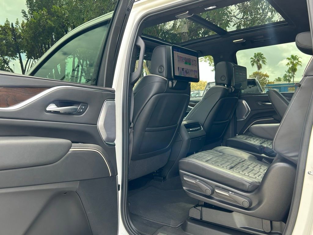 Used 2024 Cadillac Escalade ESV Sport Platinum w/ LPO, ONYX Package image 63