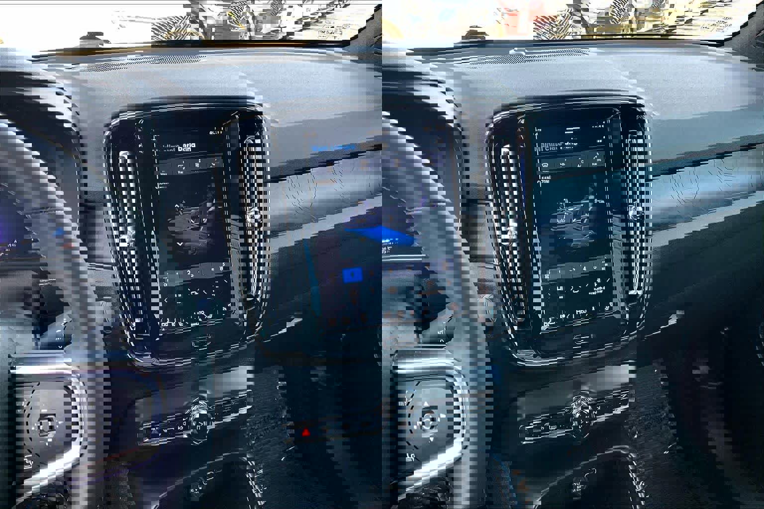 Certified 2023 Volvo C40 P8 Recharge Ultimate image 6