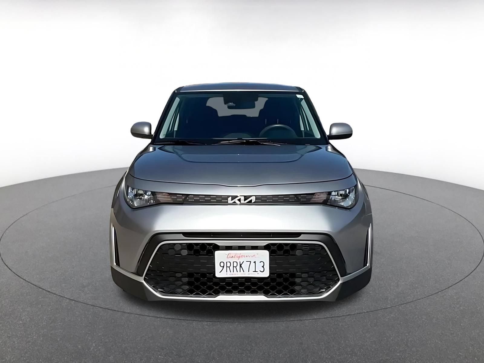 Used 2025 Kia Soul LX w/ LX Technology Package FWD image 4