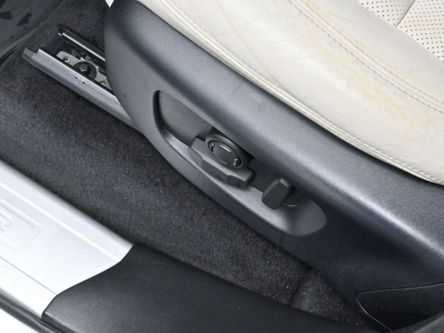 Used 2019 Land Rover Range Rover Sport HSE image 14