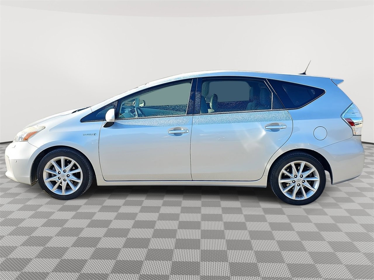 Used 2014 Toyota Prius V Two image 8