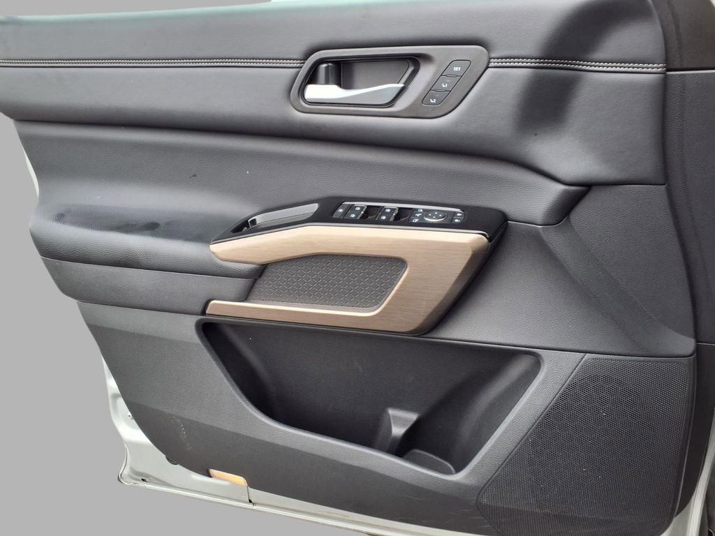 Certified 2022 Nissan Pathfinder Platinum w/ Cargo Package image 16