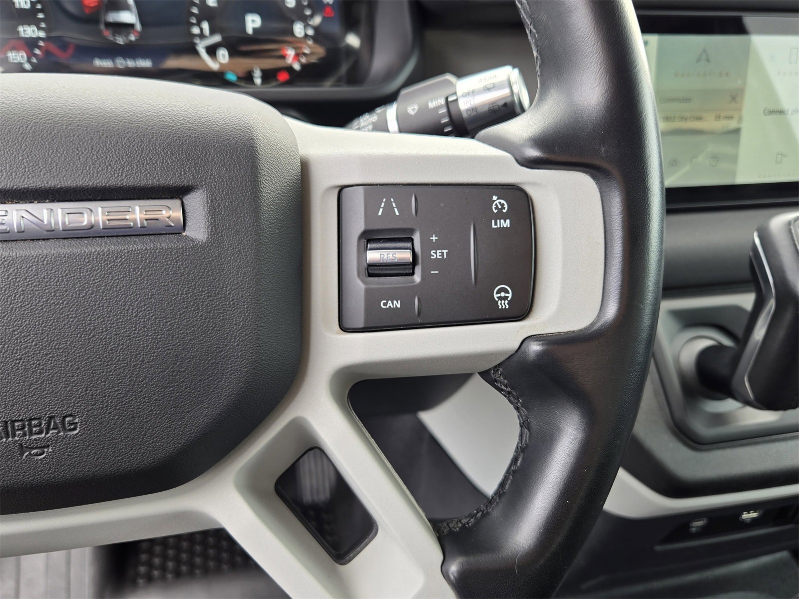 Used 2021 Land Rover Defender 90 First Edition image 26