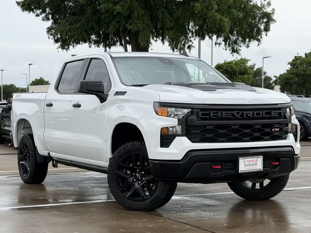 Used 2024 Chevrolet Silverado 1500 Custom Trail Boss w/ LPO, Dark Essentials Package AWD/4WD image 2