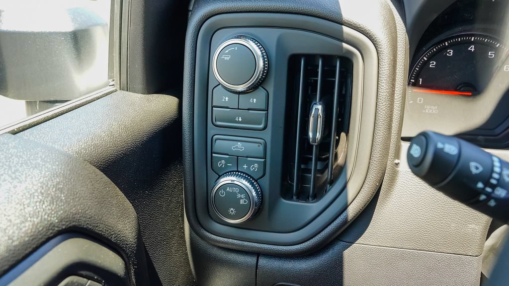 New 2026 GMC Sierra 2500 Pro w/ Convenience Package AWD/4WD image 17