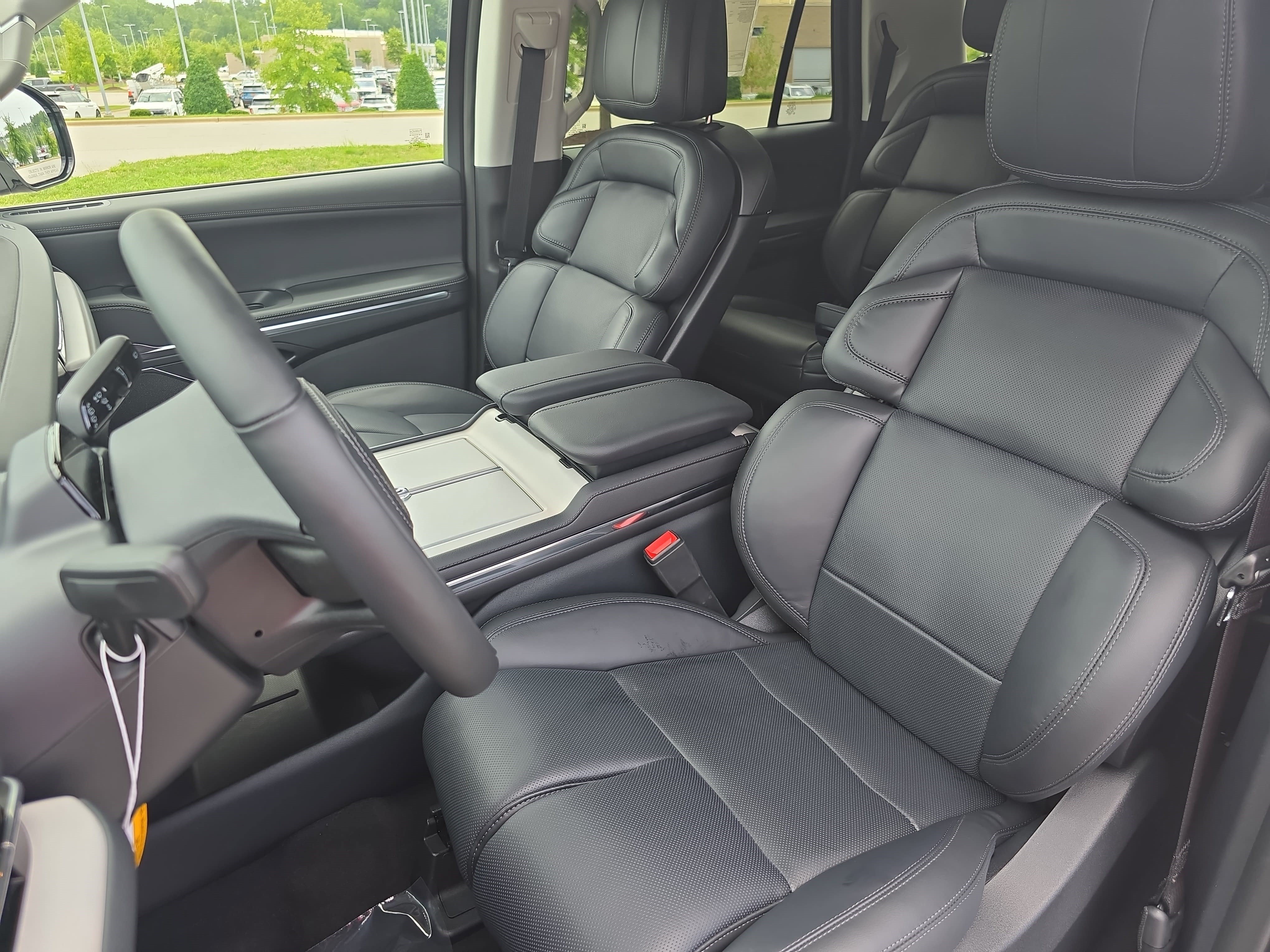 New 2027 Lincoln Navigator L Reserve AWD/4WD image 16