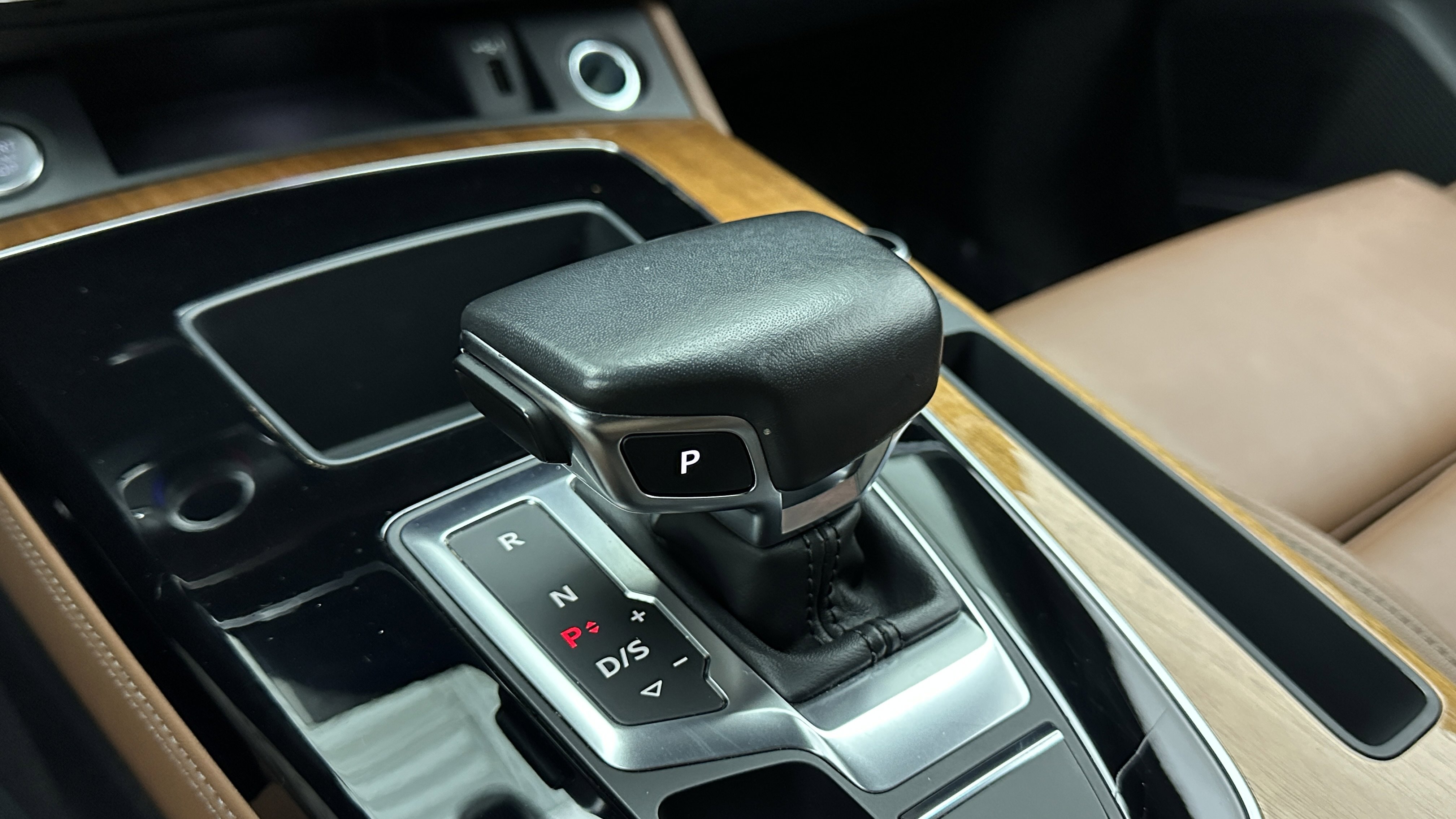 Used 2022 Audi Q5 e Premium Plus w/ Premium Plus Package image 18