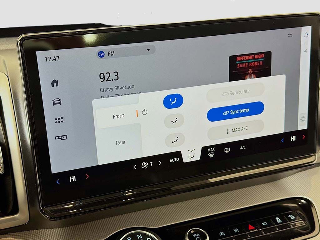 Used 2025 Ford Expedition Active image 36