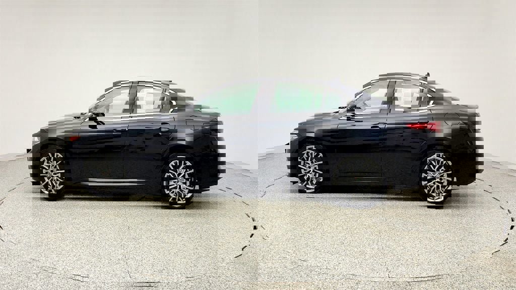 Used 2018 Alfa Romeo Giulia Ti w/ Quick Order Package 22X Lusso AWD/4WD image 8