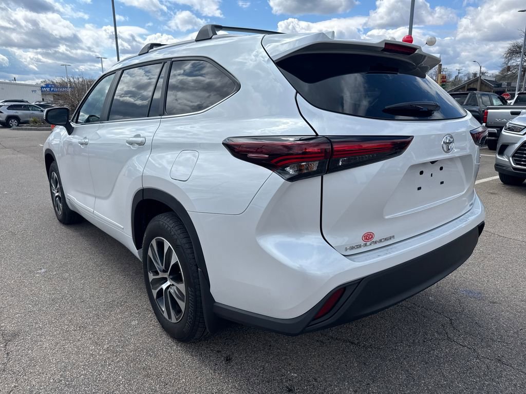 Used 2026 Toyota Highlander XLE image 5
