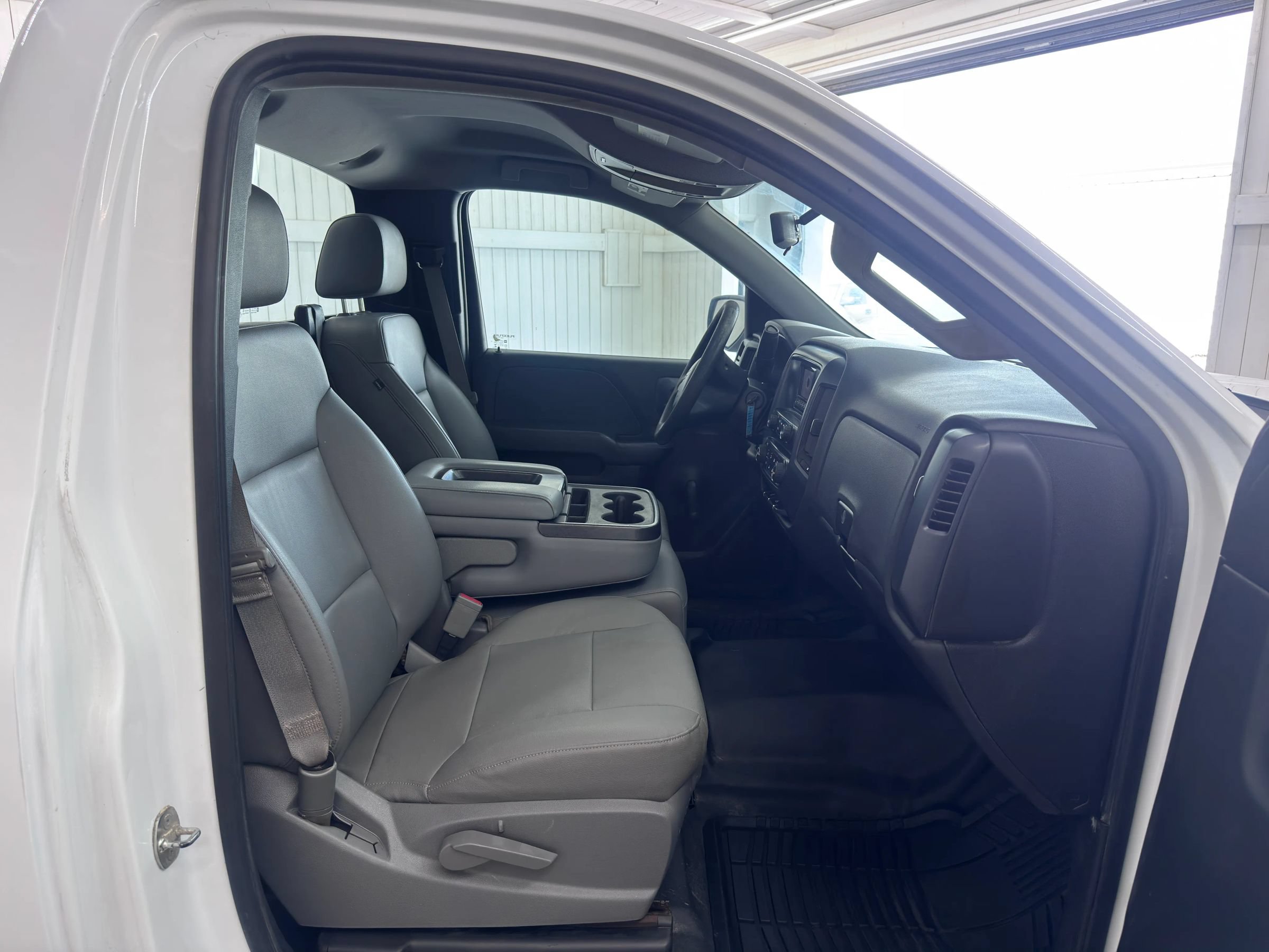 Used 2015 Chevrolet Silverado 1500 W/T RWD image 10