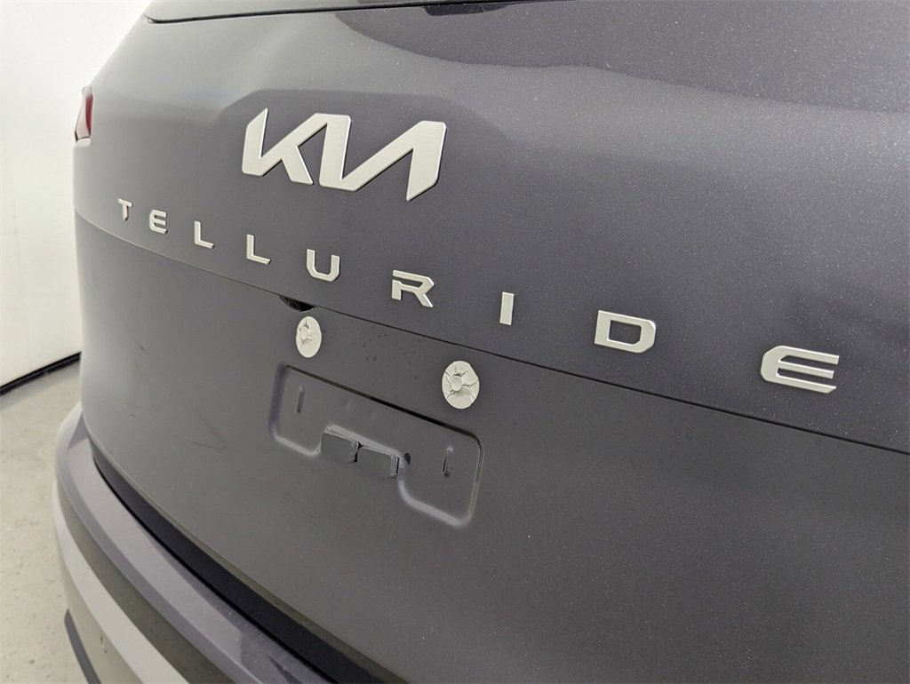 New 2025 Kia Telluride S image 8
