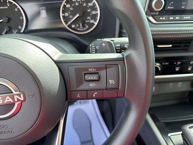 Used 2022 Nissan Rogue S image 21